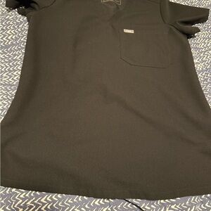 Black figs Catarina scrub top